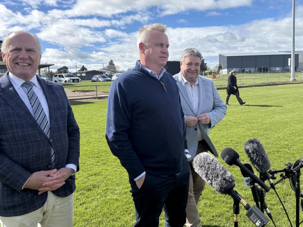 Tasmania's Job Boom: Why Are Residents Still Leaving?